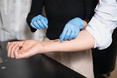 0525-101-AI-News-Smart-bandage-clears-new-hurdle_Teaser.png